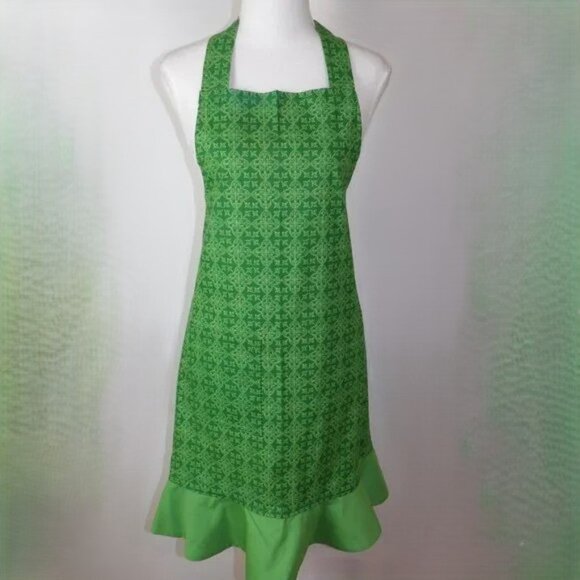 St Patrick's Day Apron...Irish Celtic Fabric / NWOT - Picture 1 of 10